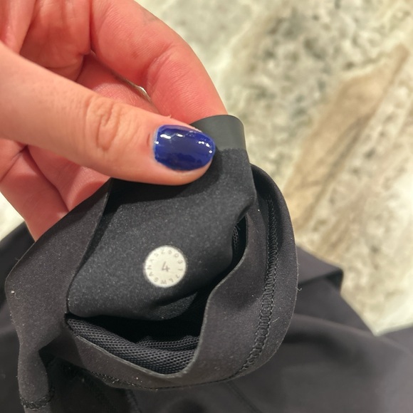 Black Lululemon leggings - Picture 3 of 5